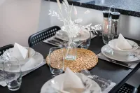 Central 2 Bedroom House-Parking Отели рядом с достопримечательностью «Auckland Castle Deer House»