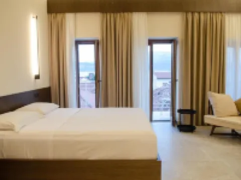 Leone Suites Hotels in Naupactus
