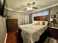 Peaceful in PalmbayIndulge in tranquility at our cozy spacious retreat,