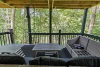 A-Frame on Tims Ford Lake Private Boat Dock Отели в г. Мур