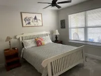 Wood Haven on the River- cozy cottage on the Hiawassee River in Hayesville NC