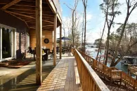 Swift Island Sunsets: Lakefront, Cozy, Sleeps 8