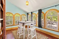 Waterfront Storybook Loft in downtown  Stuart