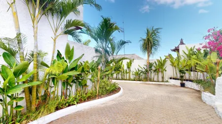 Segara Seaside Resort Отели рядом с достопримечательностью «Twin Island Dive»