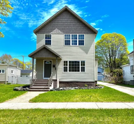 Cozy & Clean Loft Near Lake Michigan – Ideal for Work & Play! Hotels in Escanaba