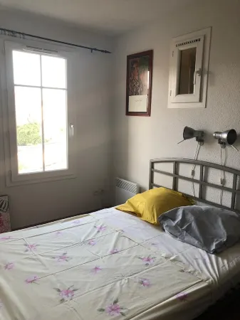 House with swimming pool at the foot of the ramparts / House with swimming pool Отели рядом с достопримечательностью «Salin d'Aigues-Mortes»