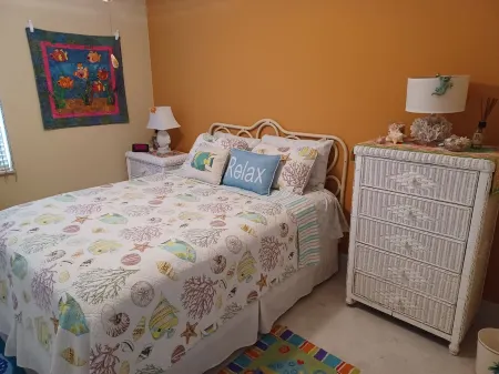 Oceanfront Diver's paradise! First Floor Ocean Front Condo. Great Location!