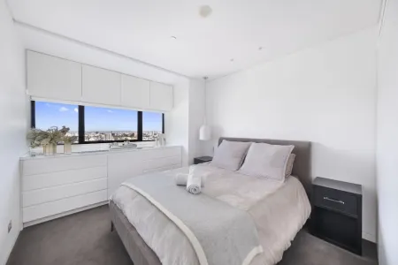 The ultimate luxury apt w panoramic harbour bridge views