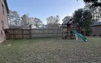 Spacious 5-bedroom house in awesome West Columbia with WiFi, AC