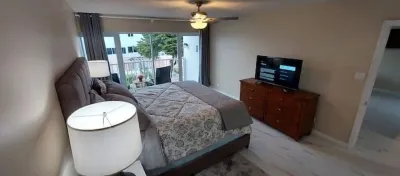 2 Bedroom Apt overlooking harbour