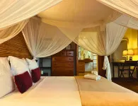 Le Ravenale Romantic bungalow with private Jacuzzi just a stone's throw from the sea