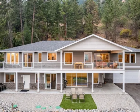 Okanagan Lakeview Oasis, 2 Bed, 2 Bath, Sleeps 6 Hoteles en Vernon