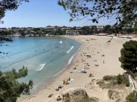 New superb 90 m2 seafront apartment on the Côte Bleue