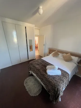 3 bedroom Apartment in Bedfordview Отели рядом с достопримечательностью «Terra Nova Seedlings»