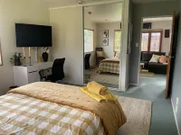 Great located Bedroom for rent on a Dayly, Weekly or Monthly Agreement. Hotel a Rothesay Bay
