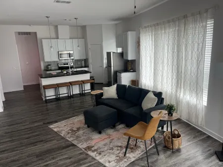 Urban Oasis: Stylish 1BR Austin