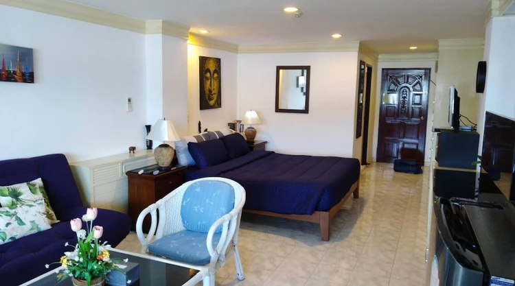 รูปภาพของSpacieux Studio, Tres Belle vue mer sur la Baie de Patong