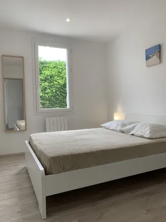 Walking distance to the beach 100 meters 5-person villa