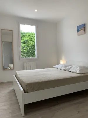 Walking distance to the beach 100 meters 5-person villa