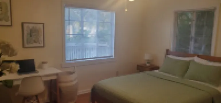 Lit's Keywest Home - Near the Beach, Marina, & More! Hotels near Peanut Island