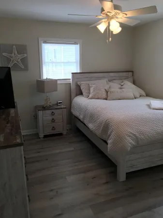 NEWLY RENOVATED Escape to a Beautiful Getaway on the Chesapeake Bay