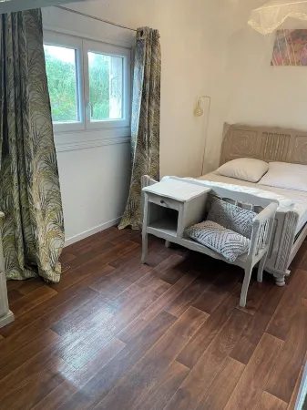 House for 4/6 people 5min drive from the beach Отели рядом с достопримечательностью «Парк атраксьон Марсейан пляж»