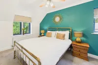 Host & Stay - Church Lane