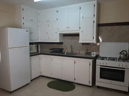 Rosa's Apartment - Clean, Comfort and Convenience