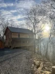 Beautiful and relaxing mountain log cabin with stunning views