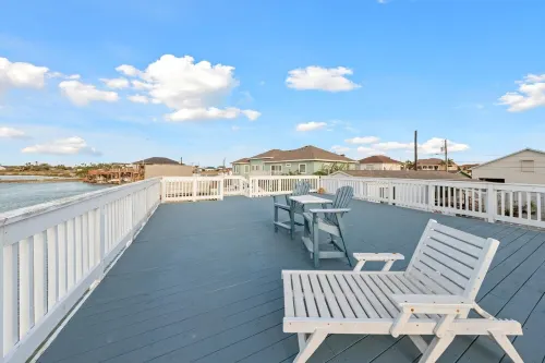 Home with private pool and deck with boat slip Hotels in Port Isabel