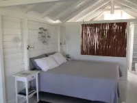 Beautiful new bungalow with views. Hotel a Le Vauclin