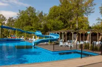 Fine cottage 41 + garden on beautiful child-friendly park in nature