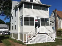 2 Mins/350 ft Walk to West Beach 4-Br Cottage in Westbrook, CT with Large Yard Hotels in Westbrook