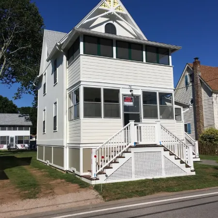 Now Has TV + Linens - Relaxing 4-Bedroom Cottage in Westbrook, CT at West Beach