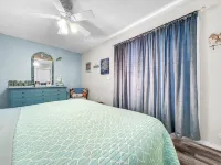 Wonderful Canal Front Condo! Bring Your Boat!UNIT 11