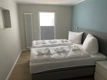 Old smithy, 8 persons, 2 bathrooms, 4 bedrooms, downtown, quiet, wifi