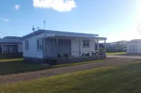 Entire Bach and Section to Yourself! One Tree Point住宿飯店