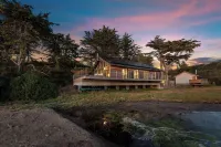 Coastal Zen Escape  Ocean Views • Fireplace • Wi-Fi