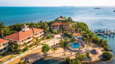 Caribbean Waterfront 2b/2b Placencia Village Condo With Pool! Hotels in 