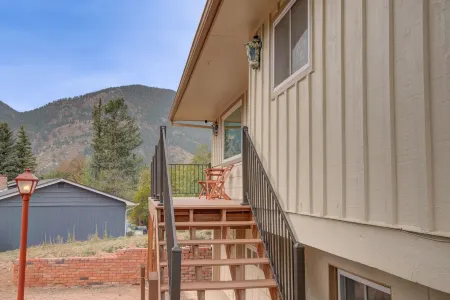 Pet Friendly Cabin in the Mountains Sleeps 16 Отели рядом с достопримечательностью «Пайкс Пик - Америкас Маунтин»