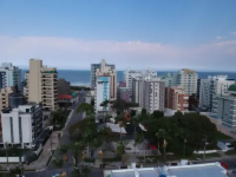 COVERAGE IN CAIOBÁ 2 BLOCKS FROM THE SEA 馬蒂紐斯酒店