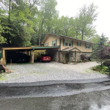 Mountain Oasis Retreat with Skiing, Beach and Golf.