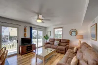 Semi-Oceanfront Beach Cottage II. Access across street to shops and restaurants