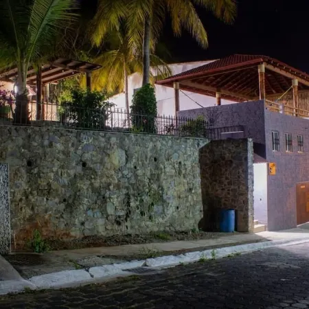 Wonderful residence w/studio, 15 min walk distance from beach & restaurants!