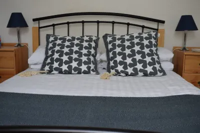 Great location, close to Ventnor beach and town. Perfect for families. Hotels in 