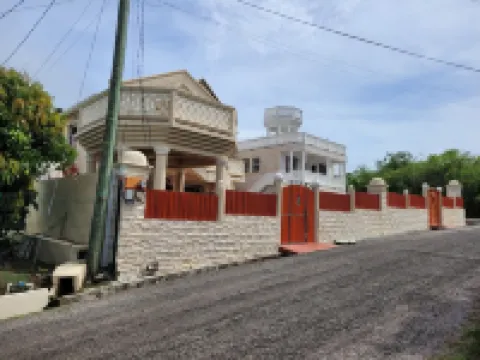 12 star villas 1 brCosy one Bedrood fully loadedbr5min walk Darren Sammycricket Hotels in 