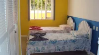 Comfort and safety for your family / friends overlooking the Morro do Careca!
