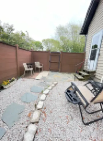 Spacious, comfortable rooms near beach & Newport