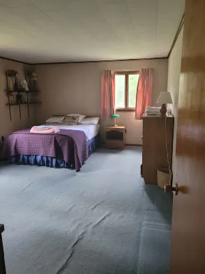 2000sq ft. home in Keene NY "HOME OF THE HIGH PEAKS" ADK MTS. 빅 슬라이드 산 주변 호텔