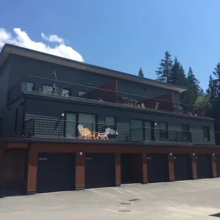 Cozy Condo minutes from RMR & Soon Cabot Pacific Golf